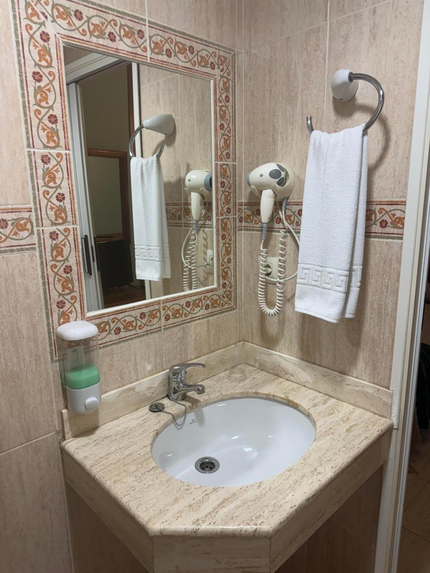 Hostal Joaquin Las Ventas con Pena Aguilera 외부 사진